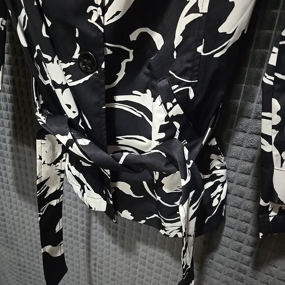 Black White Floral Raincoat Jacket FitsLg Chicos3 NWT Belted Boho Chic Glam City - Picture 4 of 16